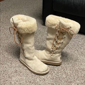 Ugg Women's Cream sheepskin Shearling Lace-Up side Boots